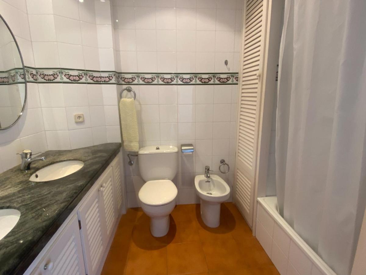 Family B&B Homefromhomees Сан-Фелиу-де-Гишольс Экстерьер фото