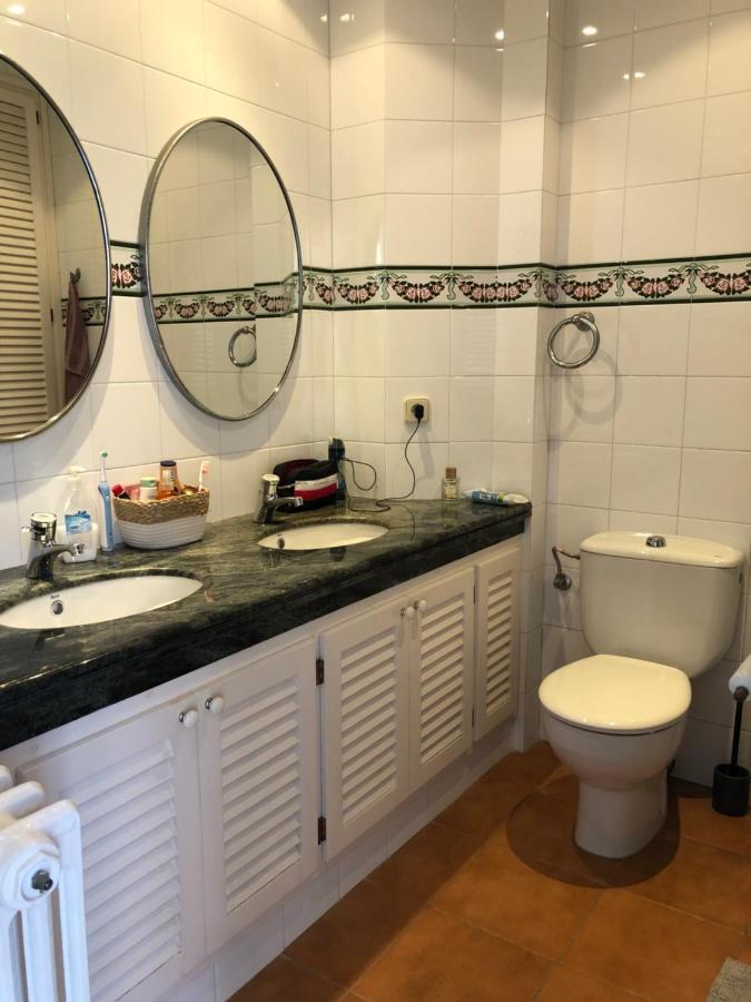 Family B&B Homefromhomees Сан-Фелиу-де-Гишольс Экстерьер фото