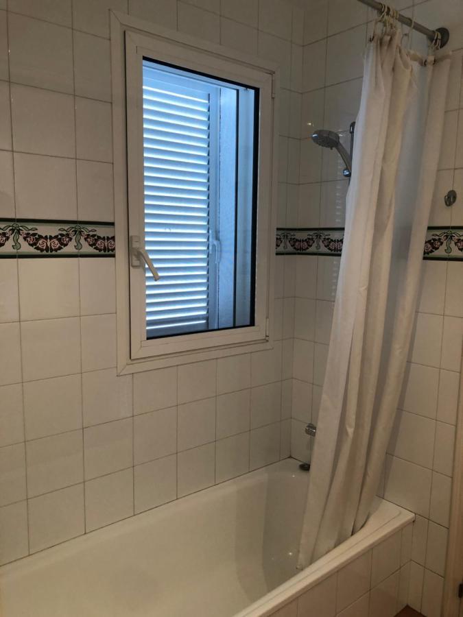 Family B&B Homefromhomees Сан-Фелиу-де-Гишольс Экстерьер фото