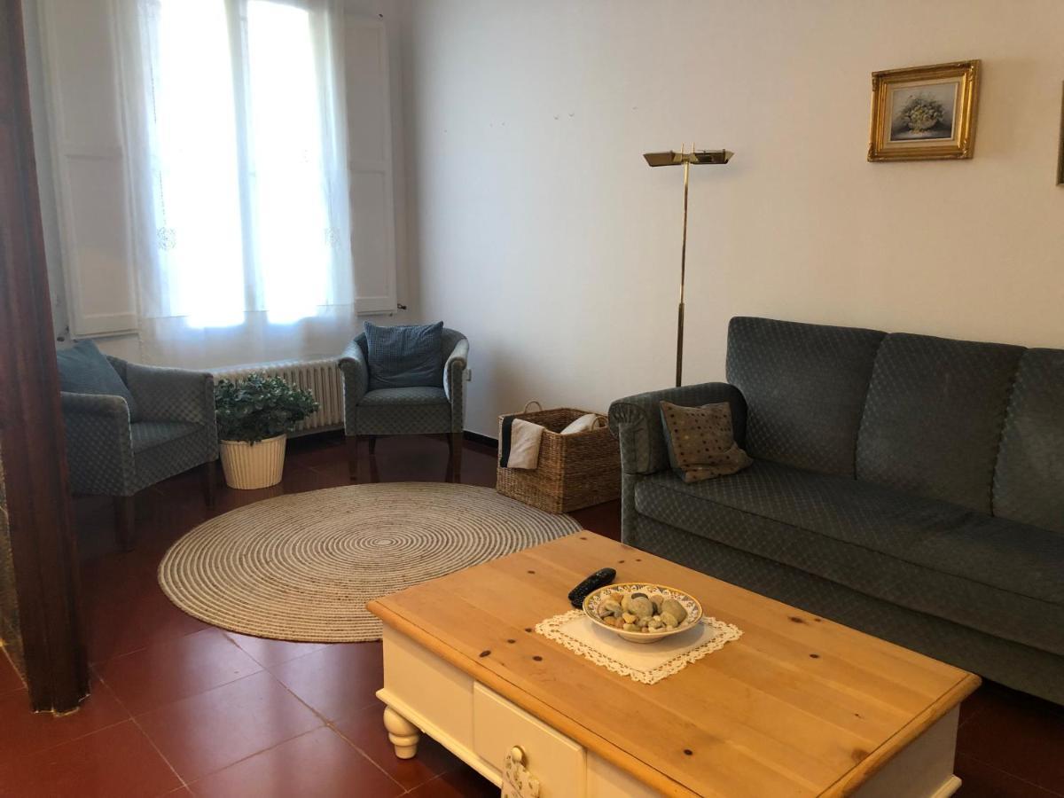 Family B&B Homefromhomees Сан-Фелиу-де-Гишольс Экстерьер фото