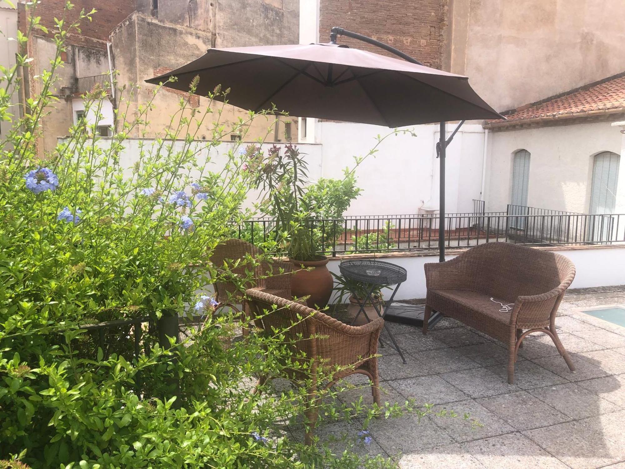 Family B&B Homefromhomees Сан-Фелиу-де-Гишольс Экстерьер фото